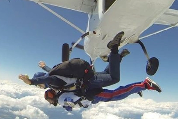 Skydive Logo